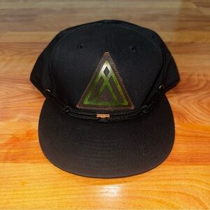 Findlay Snapback Cap Black XL/3XL Adjustable Embroidered Vented Holes Crown Rare